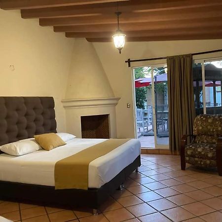 Hotel Maria Emilia Cuernavaca Amatitlan Exterior photo